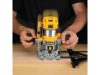 DEWALT Felsőmaró 900 W D26203